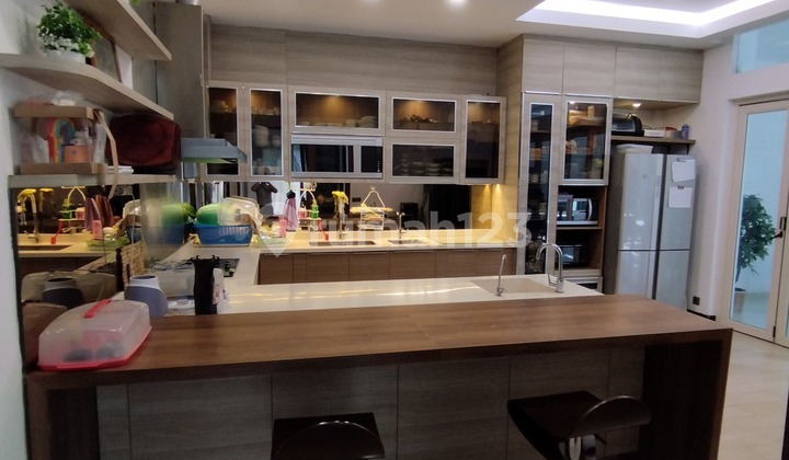 Luxury Semi-Furnished House Larangtapa Cluster New Parahyangan City 2