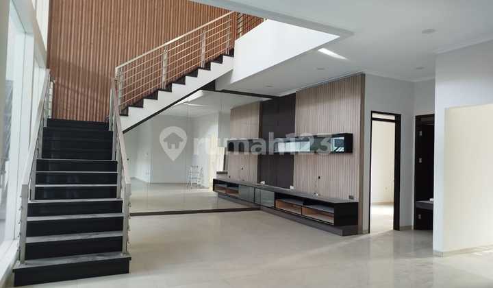 Luxury Good Cool House Ready to Occupy in Batununggal Indah