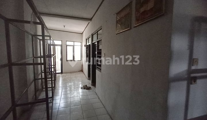 Ready-to-Use Shop House in a Busy Strategic Location on Mainroad Astana Anyar 2