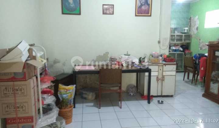 Rumah Tengah Kota Lokasi Strategis Di Sayap Pajajaran