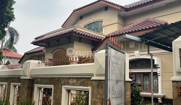 Dijual rumah/tempat usaha lokasi strategis  jalan utama  cibubur 2