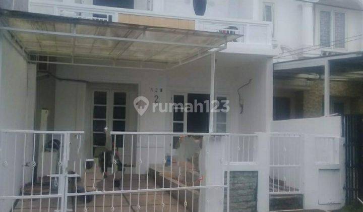 Dijual rumah siap huni 2 lantai di raffles hills cibubur 1