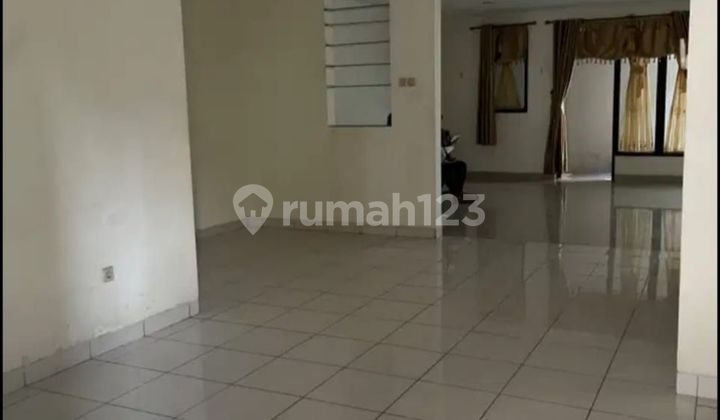 Dijual cepat rumah 2 lantai siap huni di legenda wisata 2