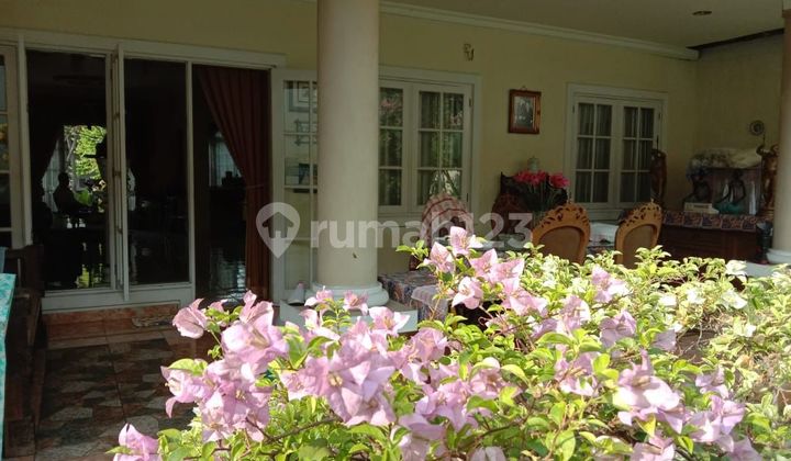 Classic Touch Luxury Home in San Francisco Tourist City