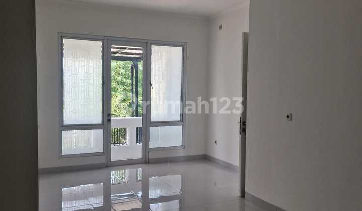 Rumah 2 Lantai di Cluster Strategis Kota Wisata 2