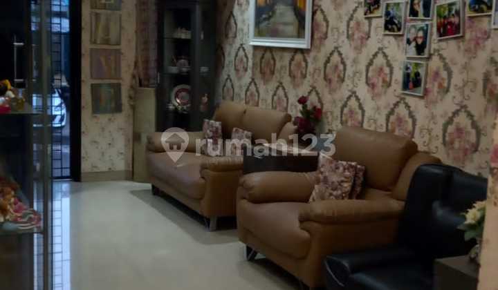 Quick Sale 3-Story House Fully Furnished Legenda Wisata Cibubur 2