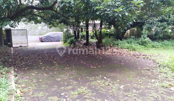 Old House for Sale, Land Area Counted, Spacious and Strategic Location in Pejaten, South Jakarta 2