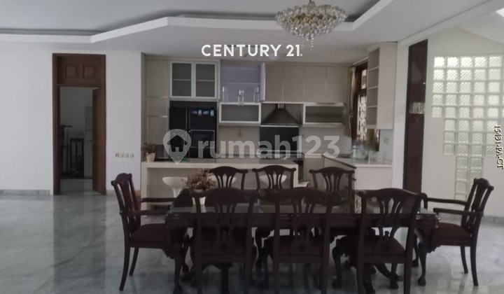 Disewakan Rumah Dengan Kolam Renang Di Pondok Indah Jakarta 2