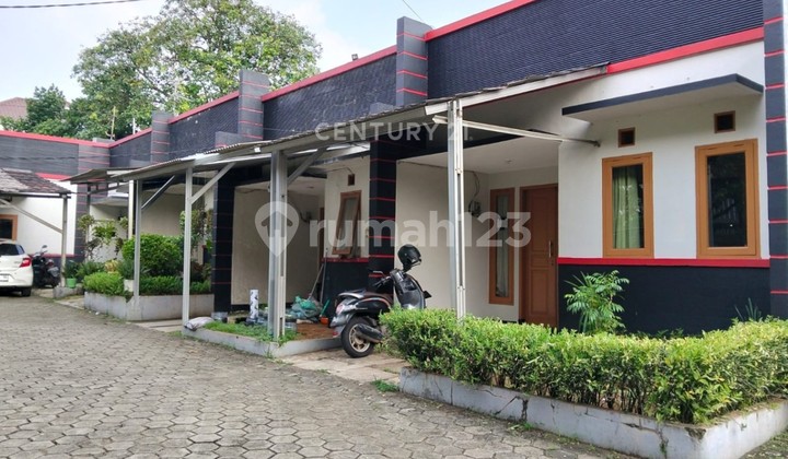 For Sale: Rental House with 10 Units in a Strategic Location in Bekasi For Sale: Rental House with 10 Units in a Strategic Location in Bekasi