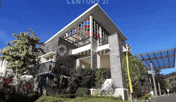 Hotel for Sale in Cianjur with a Scenic View Hotel for Sale in Cianjur with a Scenic View