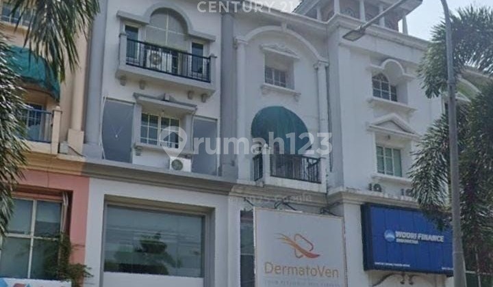 4-Storey Shop House by Main Road with Elevator in Pondok Indah 4-Storey Shop House by Main Road with Elevator in Pondok Indah