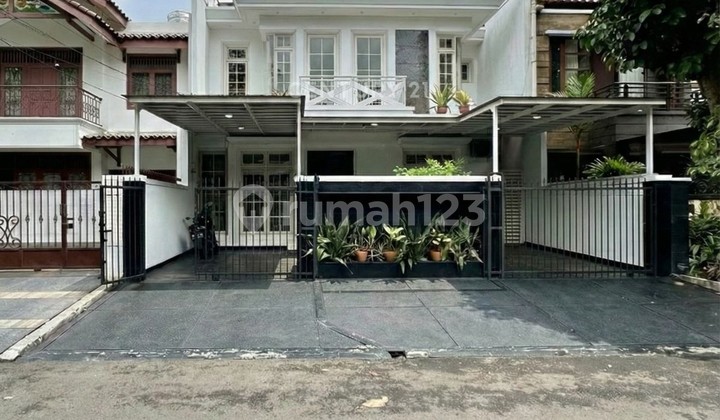 For Sale Ready-to-Occupy Pondok Indah House in a Strategic Location