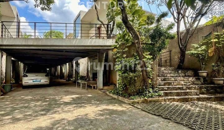 Dijual Townhouse Eksklusif 8 Rumah di Kemang di Bawah NJOP