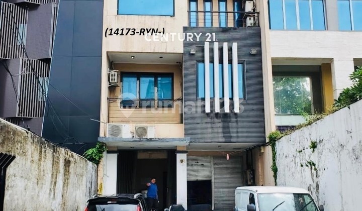 Quick Sale 3-Story Building Suitable for Business and Office