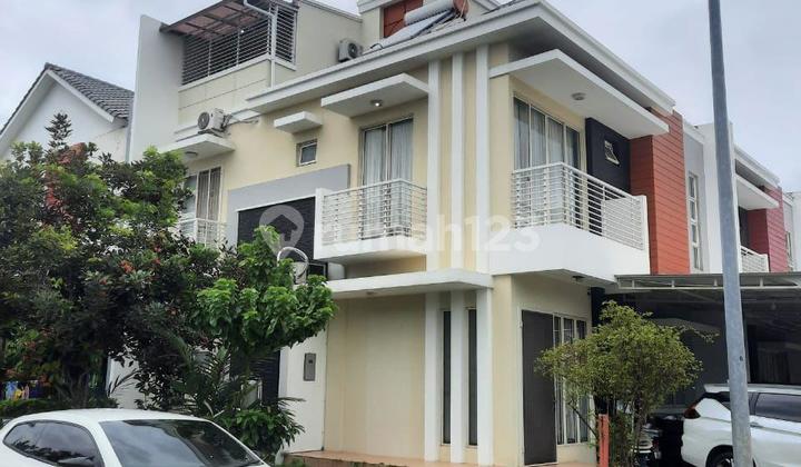 Dijual Rumah Hook 3 Lantai di Cluster Amerika Green Lake City Cipondoh Karang tengah