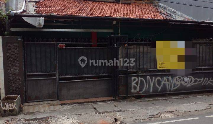 Jual Cepat Rumah Tua Hitung Tanah di Kebon Kacang Jakarta Pusat 1