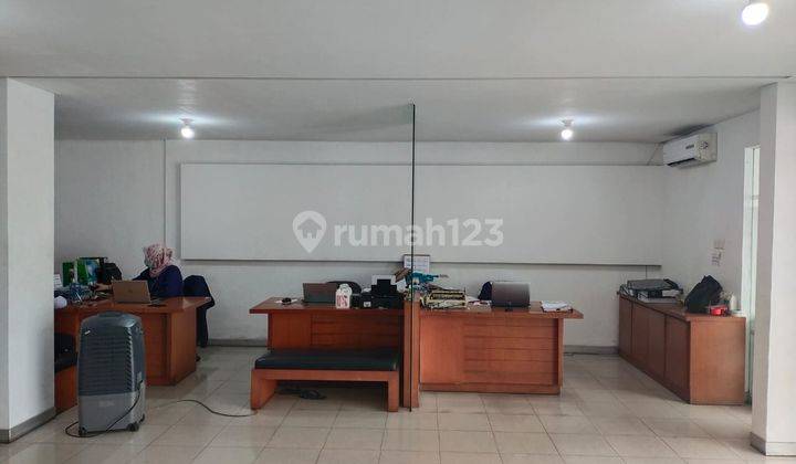 Gedung 3lantai Ex.bank di Sunter Jakarta Utara. 2