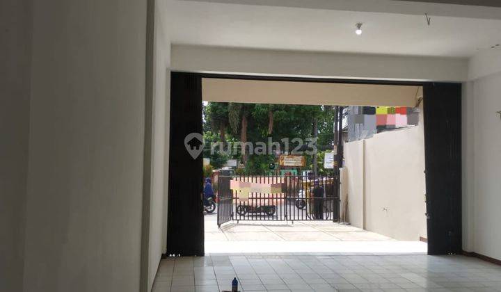 Disewakan Ruko 2,5 Lt di Jl Raya Jatiwaringin Jakarta Timur  1