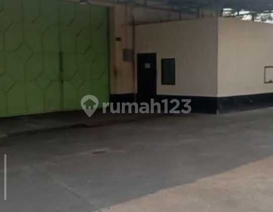 For Immediate Lease: Warehouse With Spacious Parking in West Map, Kalideres, West Jakarta