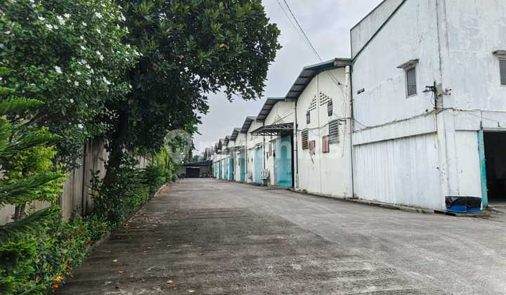 Commercial Warehouse Building in Periuk Jaya, Tangerang, Ready to Use with Airport Access