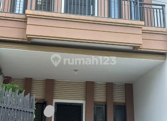 Quick Sale Price Reduced 3-Story House in Gelong Baru Tomang West Jakarta Quick Sale Price Reduced 3-Story House in Gelong Baru Tomang West Jakarta