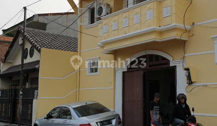 Dijual / Disewakan Rumah Kost 2 Lantai Area Tebet Jakarta Selatan Ada Garasi Luas