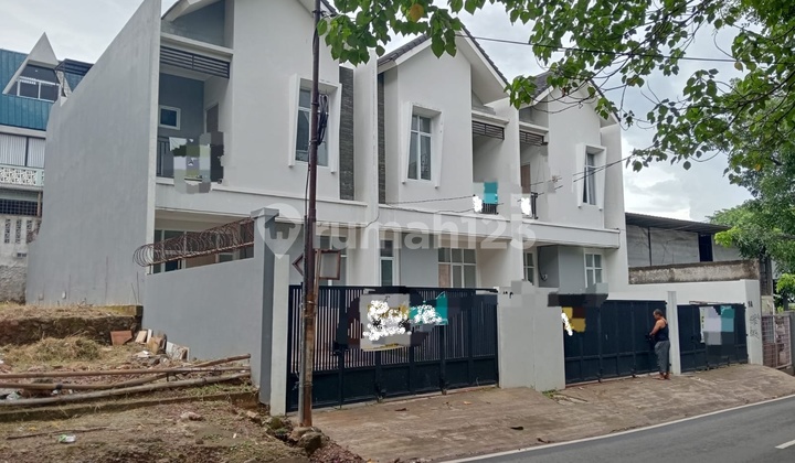 Jual Cepat Rumah Brand New 2,5 Lantai di Kav DKI Meruya Selatan Jakarta Barat 
