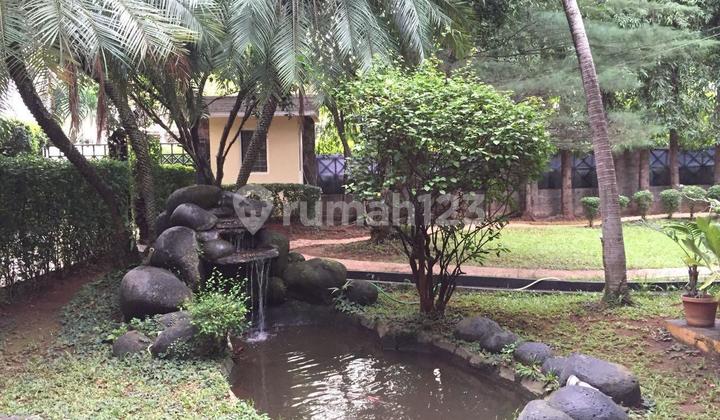 Hunian 2 Lantai dengan Private Pool di Pondok Aren Bintaro Sektor Iv Tangsel