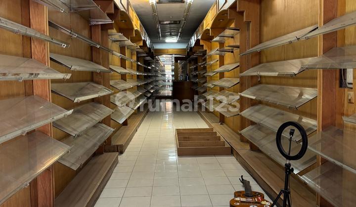 Disewakan Turun Harga Toko di Pusat Belanja dan Kuliner Pasar Baru Jakarta Pusat Disewakan Turun Harga Toko di Pusat Belanja dan Kuliner Pasar Baru Jakarta Pusat