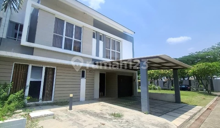 Two-Story House in Elite Area Jakarta Garden City Cluster Palm Spring 2