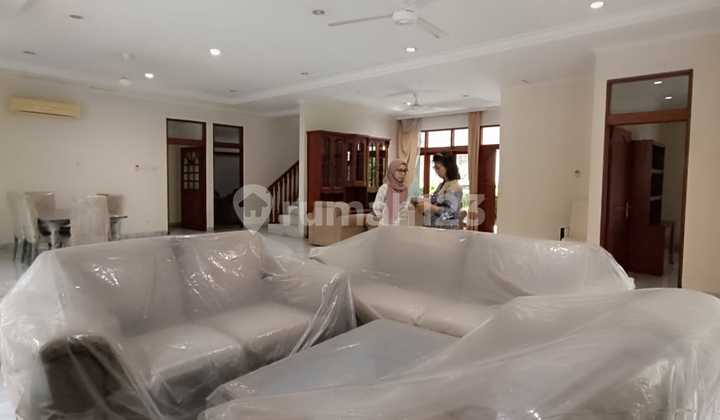 Hunian Mewah Estetik With Private Pool & Garden Area TB Simatupang JakSel 2