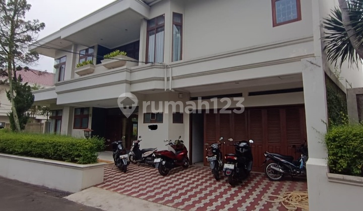 Hunian Mewah Estetik With Private Pool & Garden Area TB Simatupang JakSel