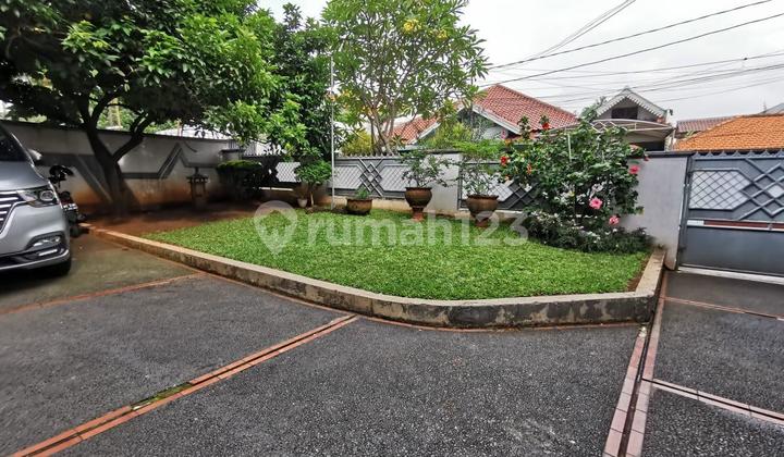 Dijual Rumah Furnish 2 Lantai Area Petukangan Jakarta Selatan Tidak Banjir  2