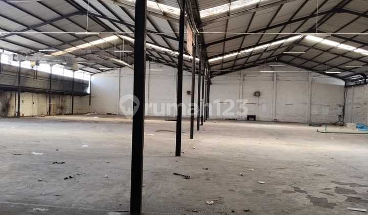 Strategic Warehouse Building for 40-Foot Container Loading in Cipondoh Legislative Complex Plot, Tangerang