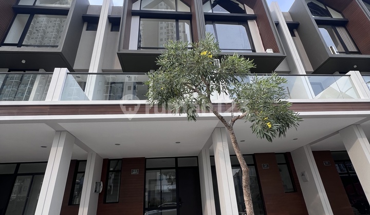 3-Story House in PIK for Rent Cheap .With Balcony Size 4.5x10 M2 3-Story House in PIK for Rent Cheap .With Balcony Size 4.5x10 M2