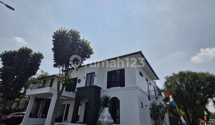 Avani House Brand New Standalone Building Classic Modern with Swimming Pool BSD