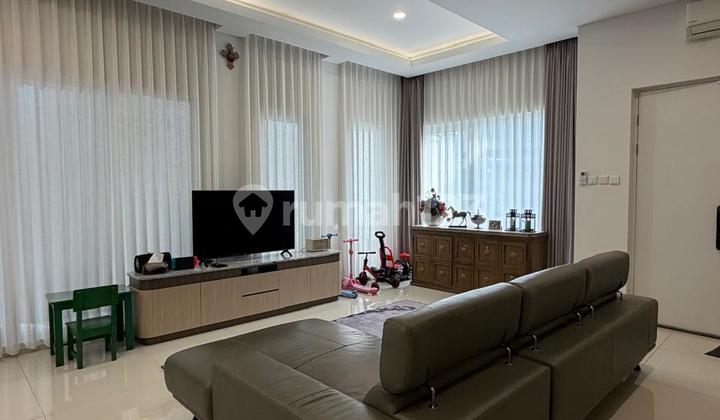 Menteng Village Gading Serpong House Semi Furnished