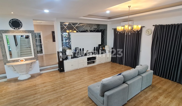 Private Pool House Independent Luxury Building BSD