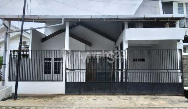 Dijual Rumah 2 Lantai Masih Baru Hunian Nyaman di Jalan Klampis 1