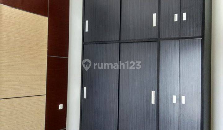 Rumah di klampis semolo 2 Lantai SHM 2