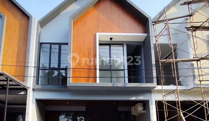 Jual Rumah Baru Manyar Tirtoyoso