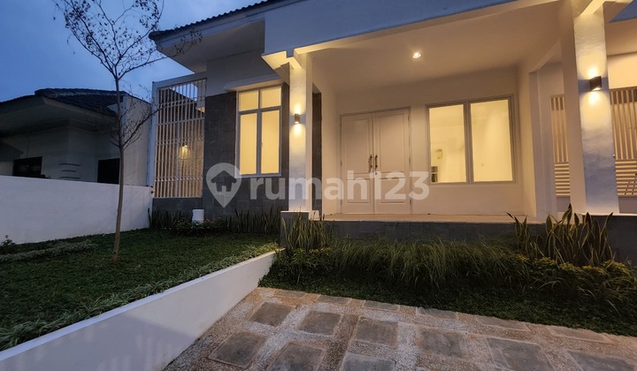 For Sale: Mrs.'s House, Pondok Indah, Jakarta For Sale: Mrs.'s House, Pondok Indah, Jakarta