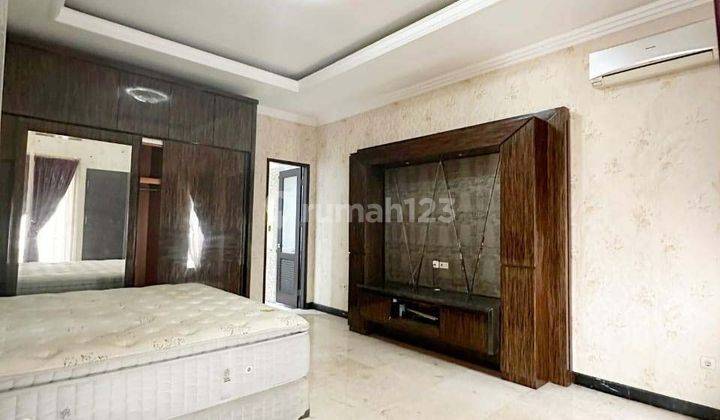 Di Jual Rumah Mewah Permata Buana. Jakarta 2