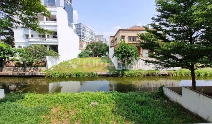 Di Sewa Rumah Gold Coast Pik