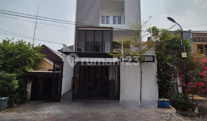 Rumah Minimalis Modern 4 Lantai di Taman Pegangsaan Indah Desain Interior 8 x 18 SHM