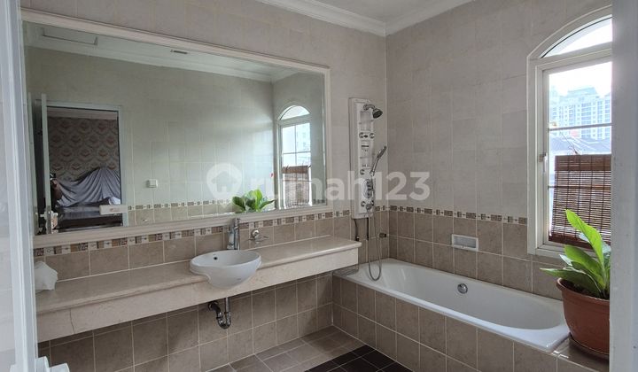 Termurah ! Turun Harga Rumah Anti Banjir Kawasan Elite Diatas Mall Luas 220 M2 di The Villas Moi 2