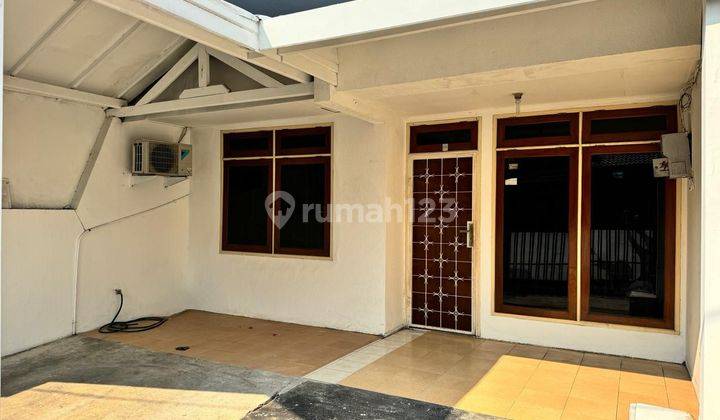 Sewa Rumah Unfurnised Standar Baru di rapihin 1,5 Lantai ukuran 6 x 17 di Janur kuning 1