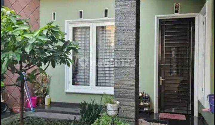 Jual Rumah Minimalis Tampak Asri Siap Huni 2 lantai LB 250m2 di Cipinang Jakarta Timur  2