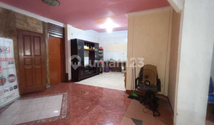Dijual Rumah Strategis SHM – Luas Tanah 274 m², Bangunan 250 m², Harga 5.5 M 