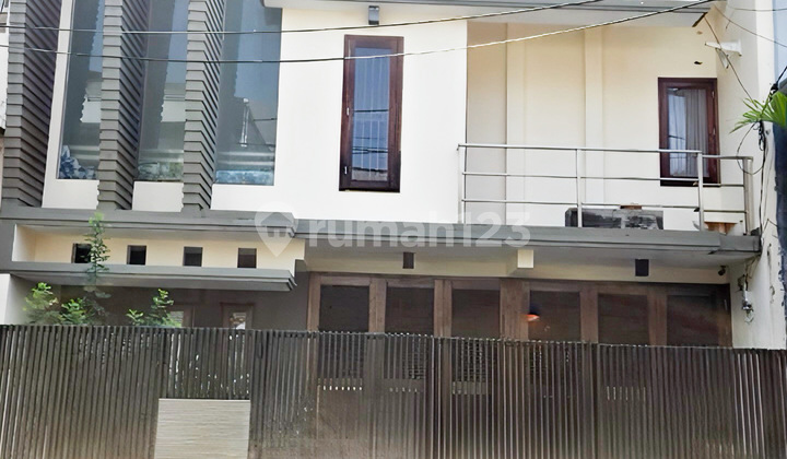 Rumah 3 Lantai Lebar 8 Meter di Kelapa Nias Kelapa Gading , Bangunan Besar & Kokoh Harga Nego Sampai Deal